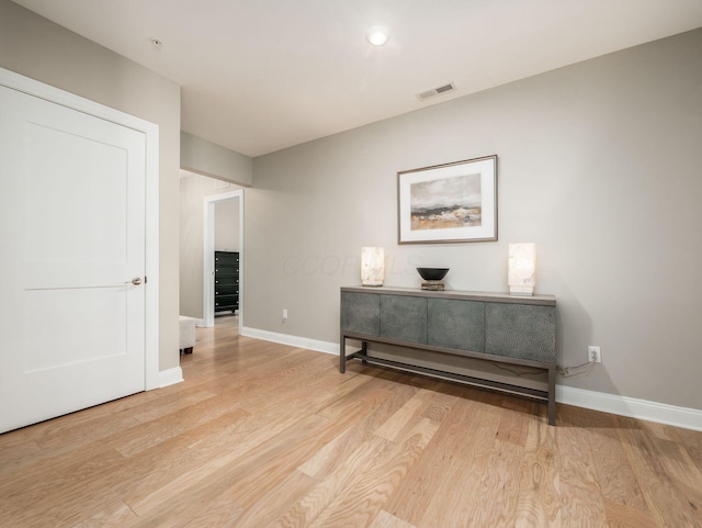 5285 Highpointe Lakes Dr Unit 201, Westerville, OH 43081 - hallway featuring light wood-type flooring and recessed lighting