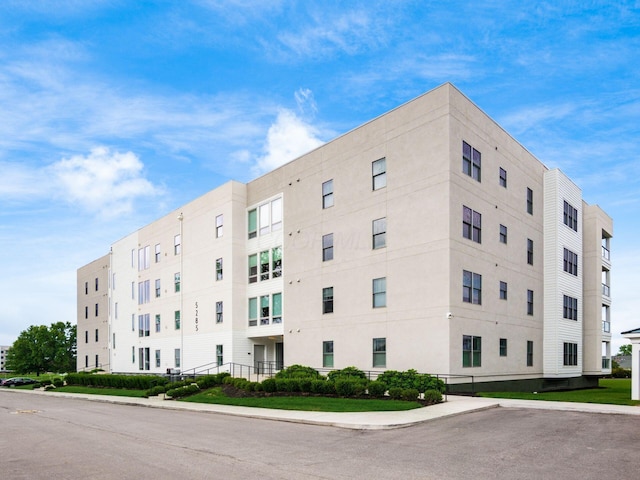 5285 Highpointe Lakes Dr Unit 201, Westerville, OH 43081 - view of apartment building / complex