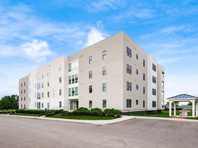 5285 Highpointe Lakes Dr Unit 201, Westerville, OH 43081 - view of apartment building / complex