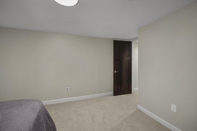 2579 Wickliffe Rd, Columbus, OH 43221 - bedroom featuring light colored carpet