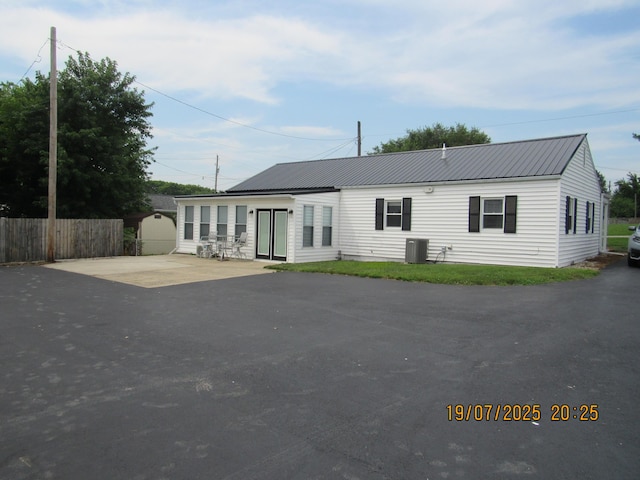 208 Moats Dr, Circleville, OH 43113 - photo 30
