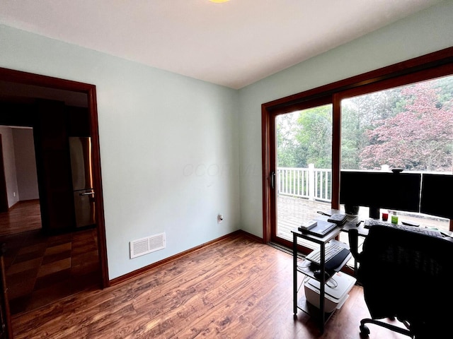 268 Clayburne Blvd, Chillicothe, OH 45601 - office space with baseboards and wood finished floors