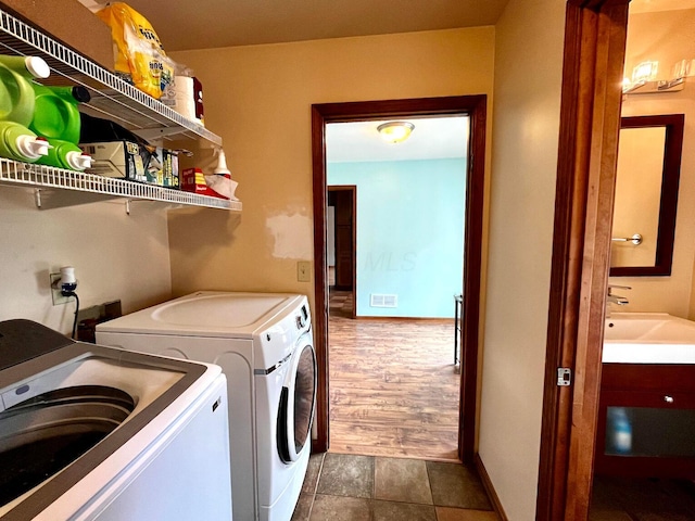 268 Clayburne Blvd, Chillicothe, OH 45601 - washroom with washer and dryer