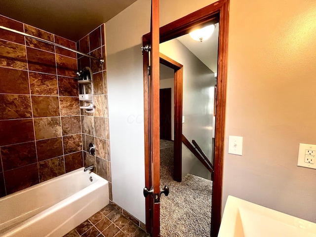 268 Clayburne Blvd, Chillicothe, OH 45601 - full bathroom featuring tub / shower combination