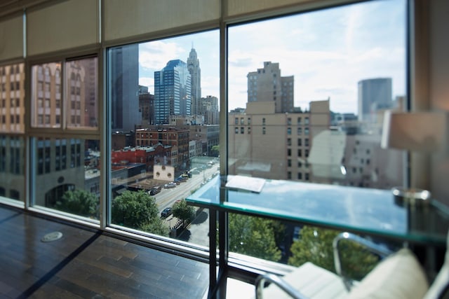 100 E Gay St Unit 804, Columbus, OH 43215 - interior space featuring a skyline view