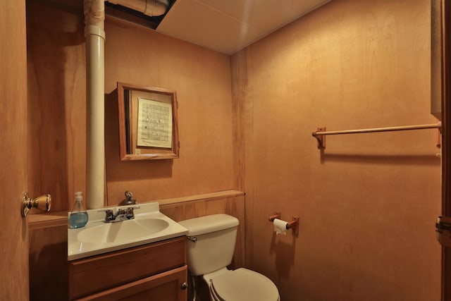 3808 Peak Ridge Dr, Columbus, OH 43230 - bathroom featuring vanity and toilet