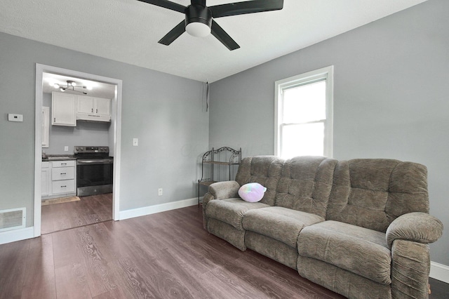 518 Yates St, Williamsport, OH 43164 - photo 5