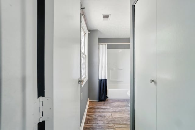 2605 Bella Via Ave, Columbus, OH 43231 - corridor featuring wood finished floors and baseboards