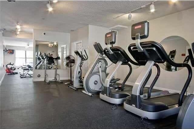 674 Park St, Columbus, OH 43215 - photo 27