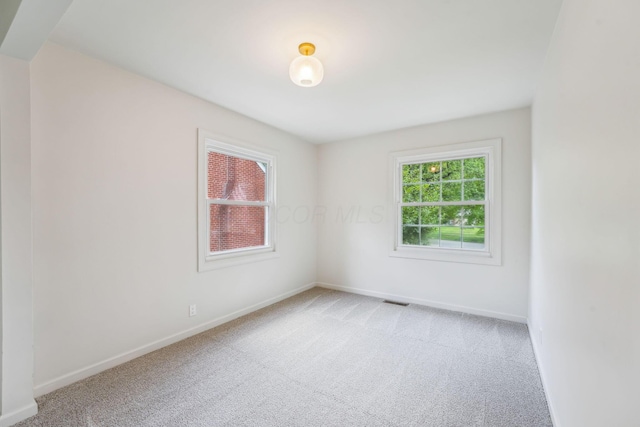 527 N Columbia Ave, Bexley, OH 43209 - unfurnished room featuring carpet flooring and baseboards