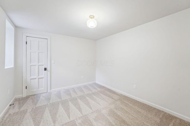 527 N Columbia Ave, Bexley, OH 43209 - carpeted empty room featuring baseboards