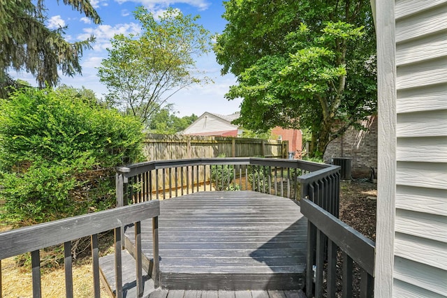 527 N Columbia Ave, Bexley, OH 43209 - view of wooden deck