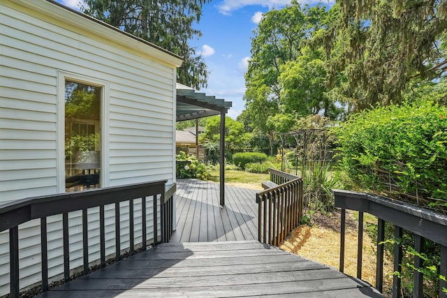 527 N Columbia Ave, Bexley, OH 43209 - wooden deck with a pergola