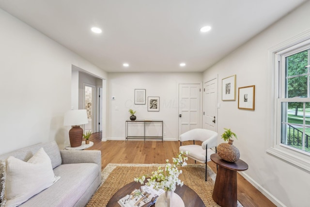 527 N Columbia Ave, Bexley, OH 43209 - living area with light wood-type flooring and recessed lighting
