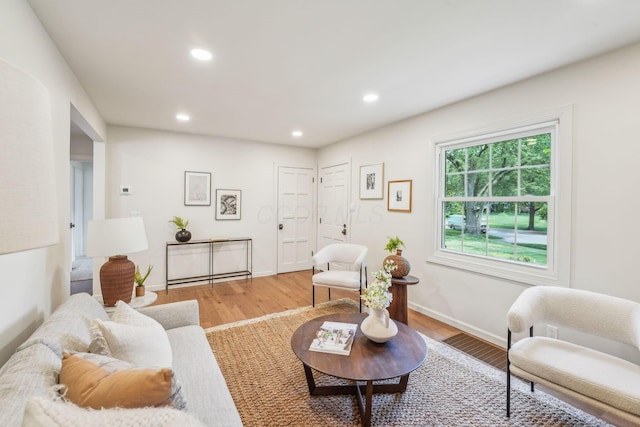 527 N Columbia Ave, Bexley, OH 43209 - living area featuring wood finished floors and recessed lighting