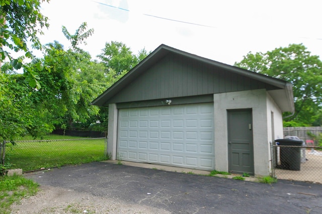 1810 Lehner Rd, Columbus, OH 43224 - view of detached garage