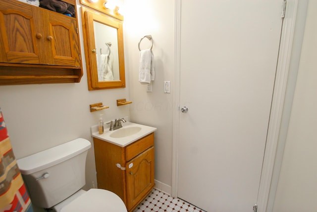 1810 Lehner Rd, Columbus, OH 43224 - bathroom with vanity and toilet