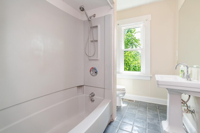1366 S 4th St, Columbus, OH 43207 - full bathroom featuring toilet and shower / tub combination