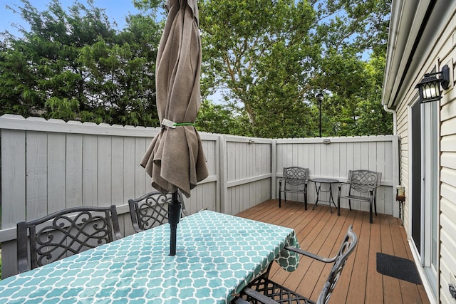 3063 Jersey Dr Unit 67, Columbus, OH 43204 - deck featuring outdoor dining space