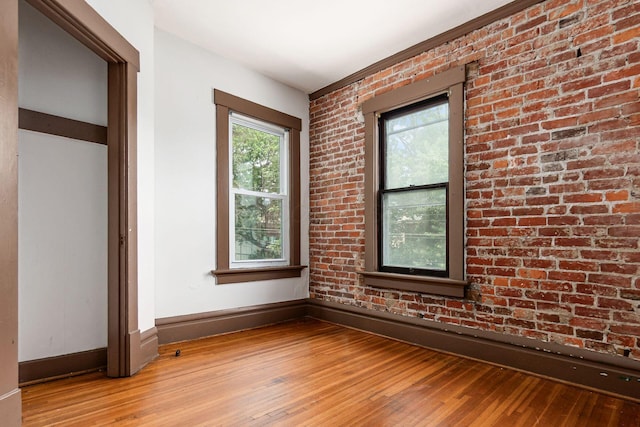 356 E 20th Ave, Columbus, OH 43201 - spare room with light wood-style floors and baseboards