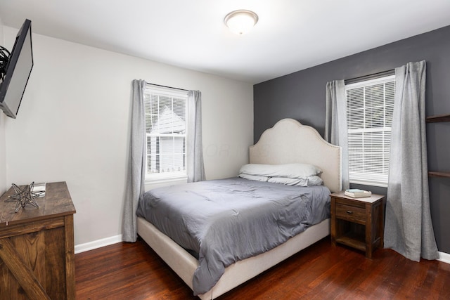528 S James Rd, Columbus, OH 43213 - bedroom with wood finished floors