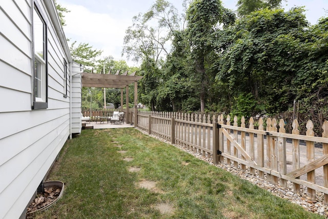 528 S James Rd, Columbus, OH 43213 - fenced backyard featuring a patio area and a pergola