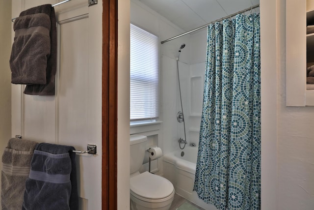 398 W 5th Ave, Columbus, OH 43201 - bathroom with toilet and shower / tub combo with curtain