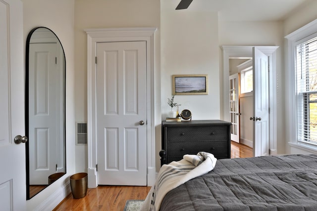 398 W 5th Ave, Columbus, OH 43201 - bedroom featuring light wood-style flooring and baseboards