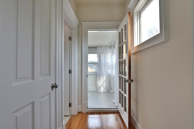 398 W 5th Ave, Columbus, OH 43201 - corridor featuring wood finished floors