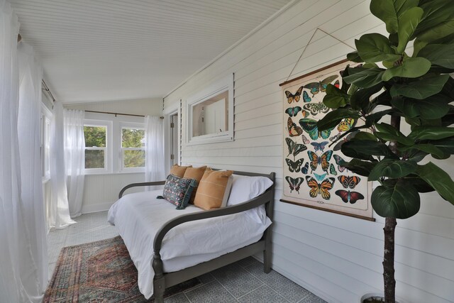 398 W 5th Ave, Columbus, OH 43201 - sunroom / solarium featuring vaulted ceiling