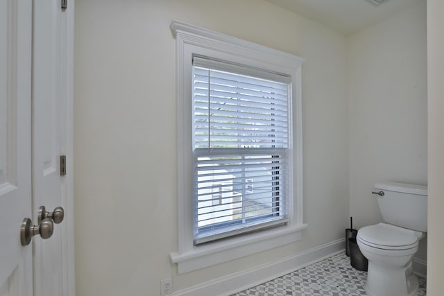 398 W 5th Ave, Columbus, OH 43201 - bathroom with tile patterned floors and toilet