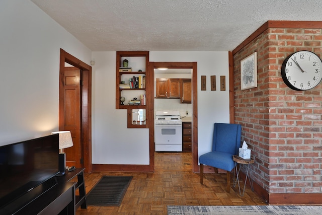398 W 5th Ave, Columbus, OH 43201 - sitting room with a textured ceiling