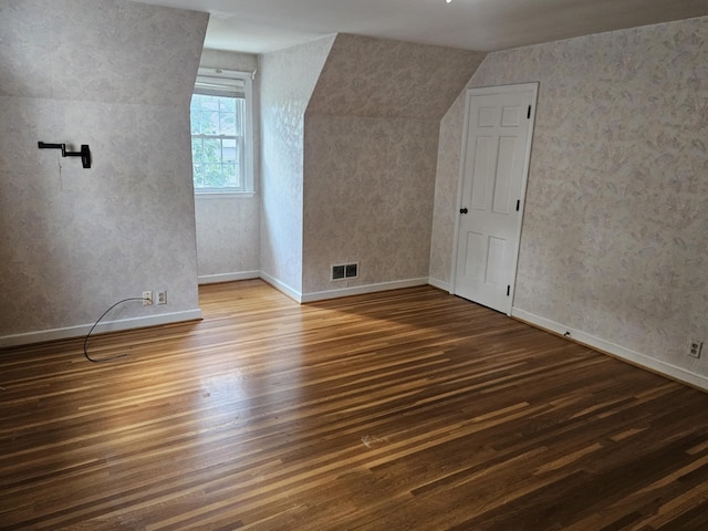 521 E Allen St, Lancaster, OH 43130 - bonus room featuring wood finished floors and wallpapered walls