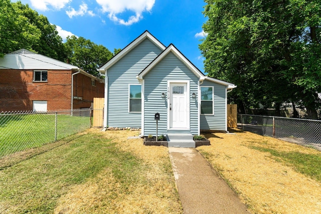 1612 Cole St, Columbus, OH 43205 - bungalow-style house with a fenced backyard