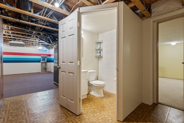 4109 Blendon Way Dr Unit 99E, Columbus, OH 43230 - bathroom featuring tile patterned floors and vanity