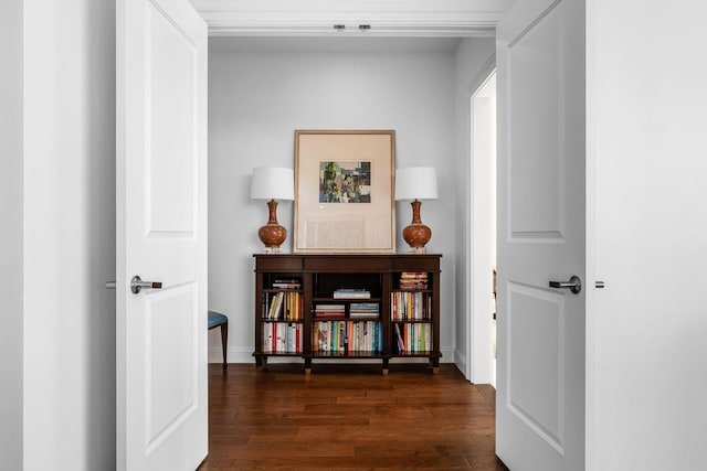 250 W Spring St Unit 626, Columbus, OH 43215 - hallway with dark wood-style floors