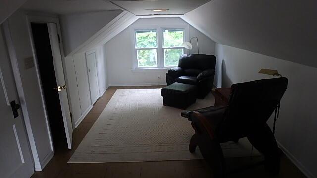 1483 Elmwood Ave, Columbus, OH 43212 - living area with lofted ceiling and wood finished floors