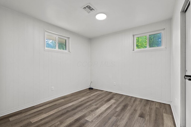 1556 Vilardo Ln, Columbus, OH 43227 - empty room with wood finished floors and baseboards