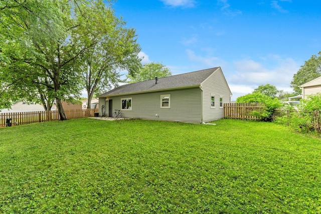 893 Aladdin Ct, Columbus, OH 43207 - rear view of property featuring a fenced backyard