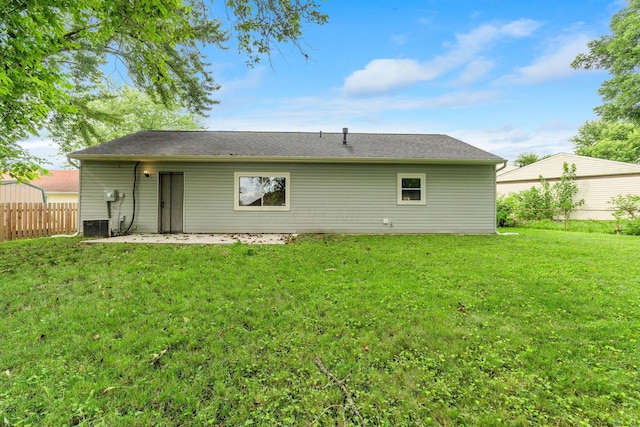893 Aladdin Ct, Columbus, OH 43207 - rear view of property