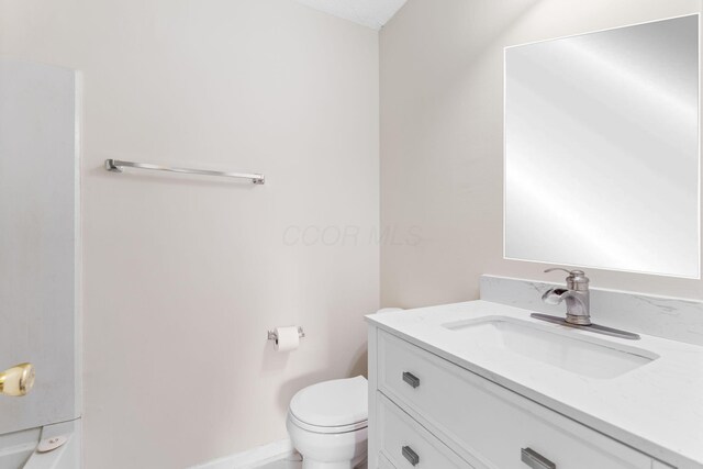 893 Aladdin Ct, Columbus, OH 43207 - bathroom with toilet and vanity