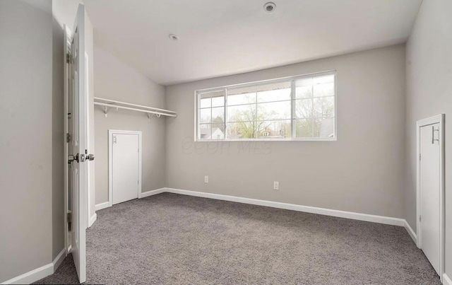 1555 Myrtle Ave, Columbus, OH 43211 - laundry room with carpet floors and baseboards
