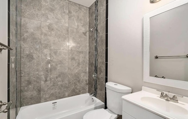 1555 Myrtle Ave, Columbus, OH 43211 - bathroom with vanity and shower / tub combination