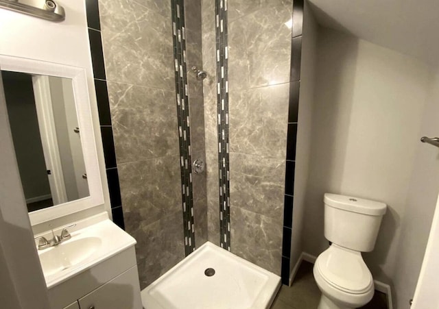 1555 Myrtle Ave, Columbus, OH 43211 - bathroom featuring a stall shower and vanity