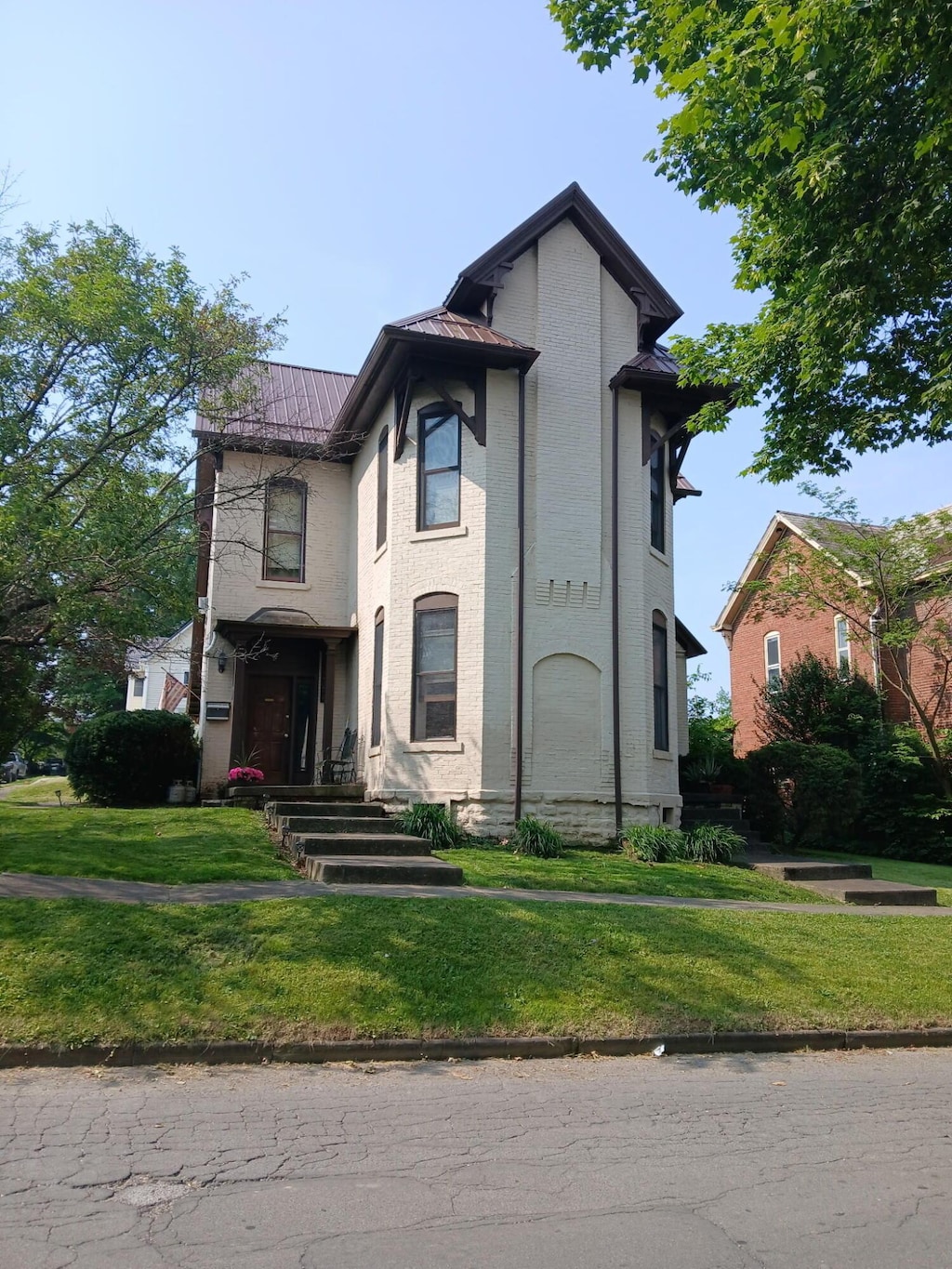 1032 Beatty Ave, Cambridge, OH 43725 - photo 1