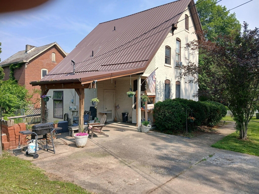 1032 Beatty Ave, Cambridge, OH 43725 - photo 3