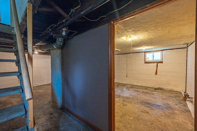 330 S Harris Ave, Columbus, OH 43204 - below grade area featuring stairs