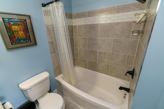 2686 Wicklow Rd, Columbus, OH 43204 - full bathroom with toilet and shower / bath combination with curtain