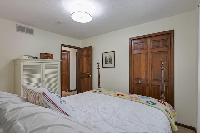 680 Rainbow Dr NW, Lancaster, OH 43130 - bedroom featuring carpet floors