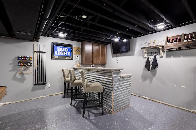 9710 Butcher Rd, Mount Vernon, OH 43050 - view of indoor dry bar